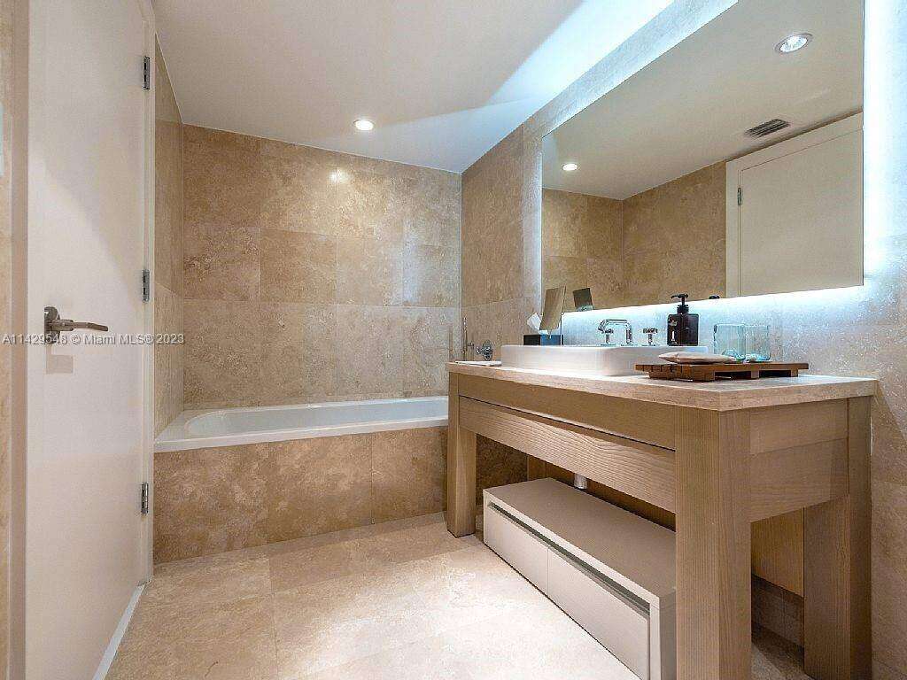 1 Hotel & Homes Unit #1006 | Picture 12