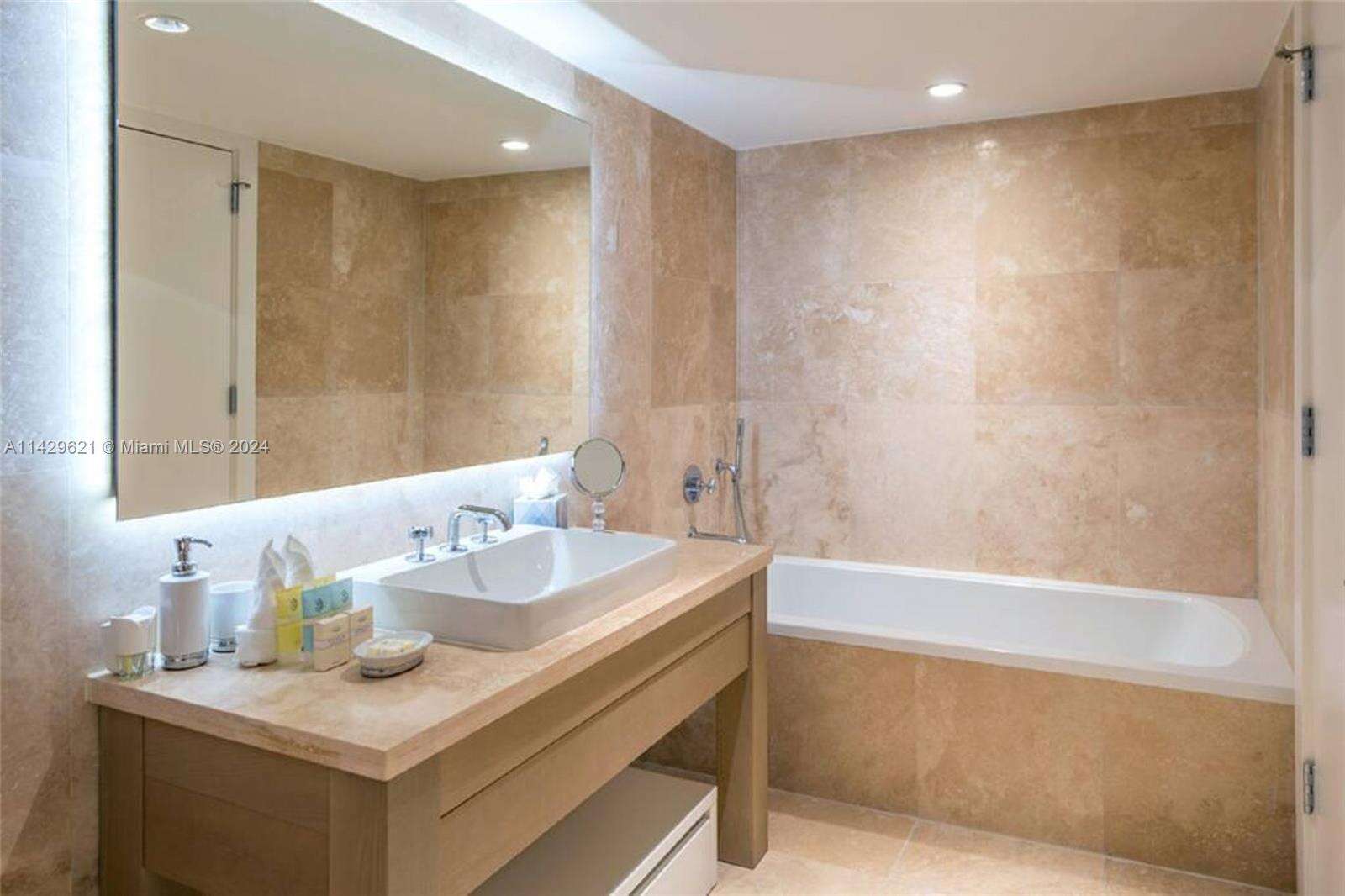 1 Hotel & Homes Unit #1108 | Picture 19