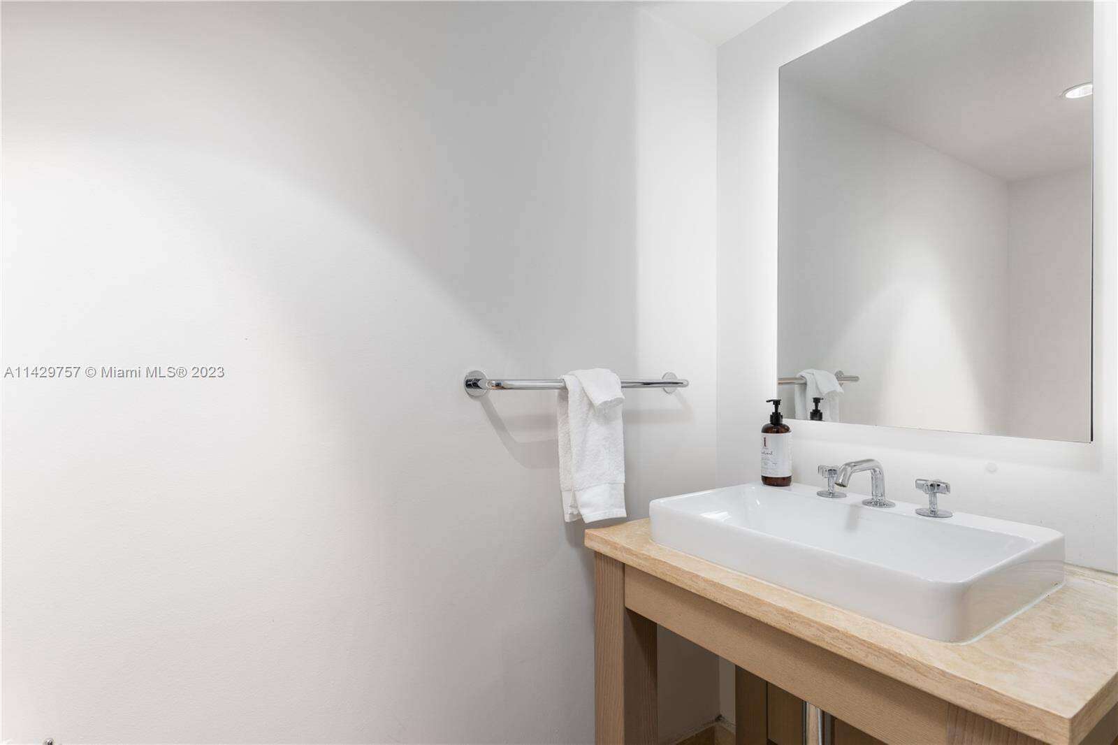 1 Hotel & Homes Unit #1013 | Picture 28