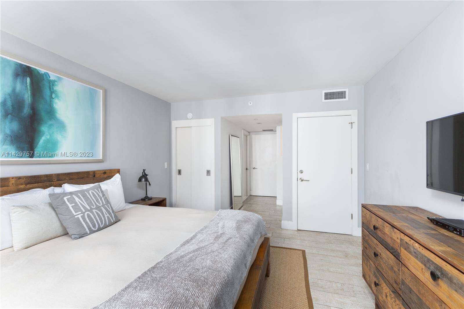 1 Hotel & Homes Unit #1013 | Picture 31