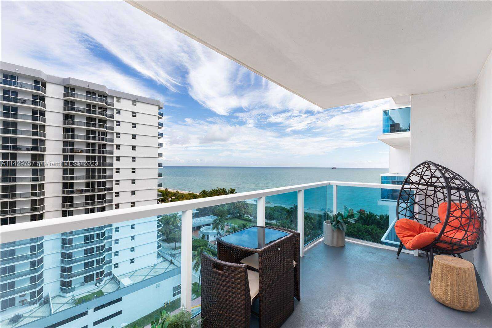 1 Hotel & Homes Unit #1013 | Picture 35