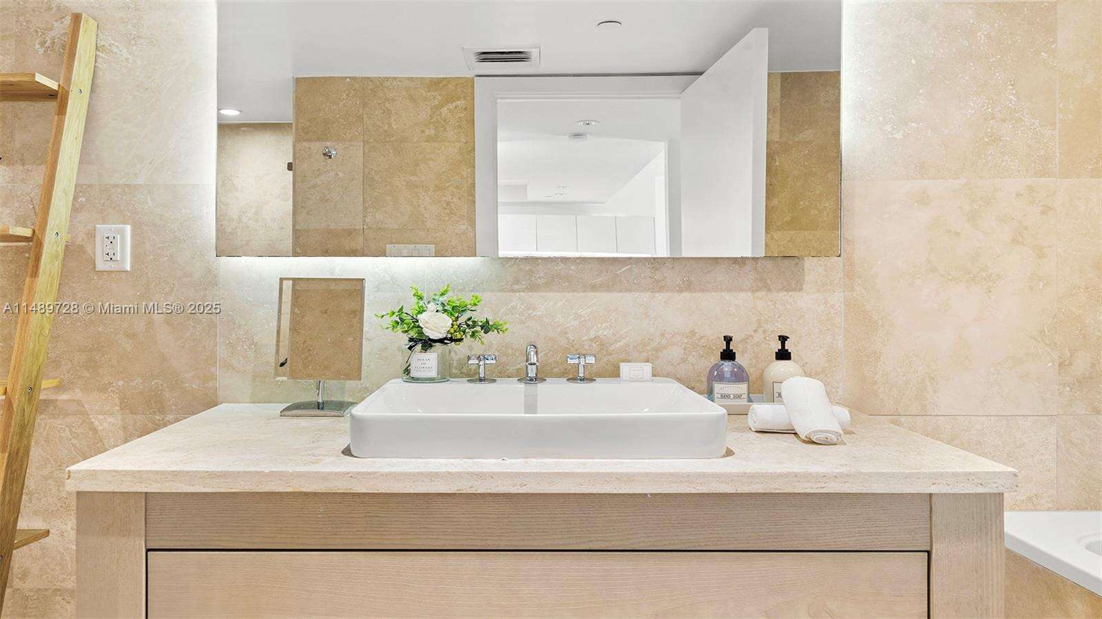 1 Hotel & Homes Unit #1412 | Picture 22