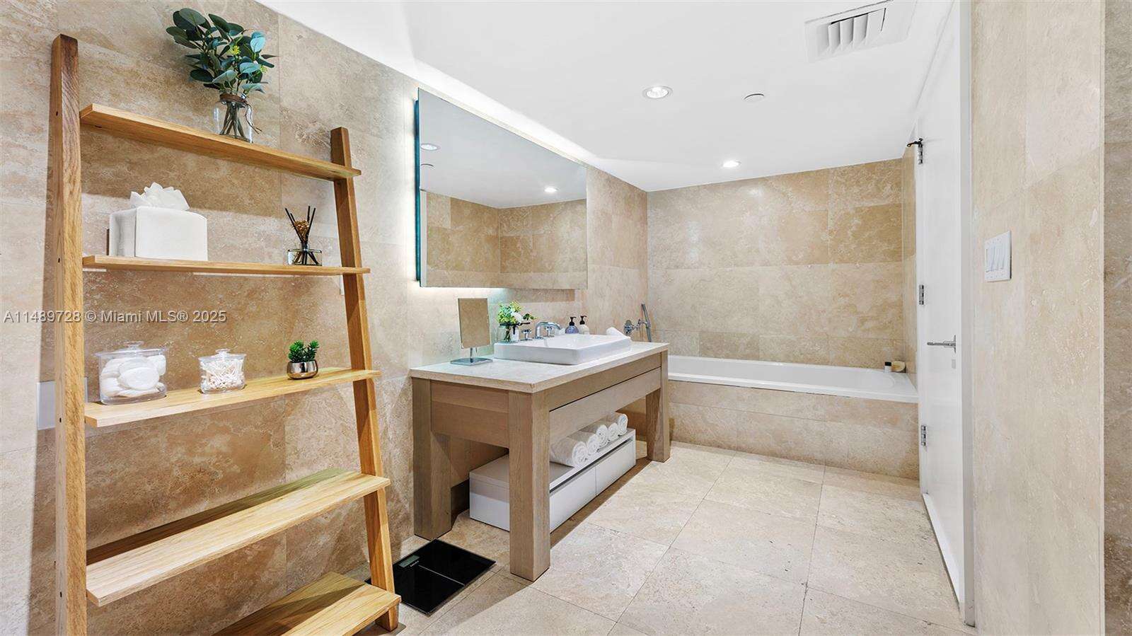 1 Hotel & Homes Unit #1412 | Picture 24