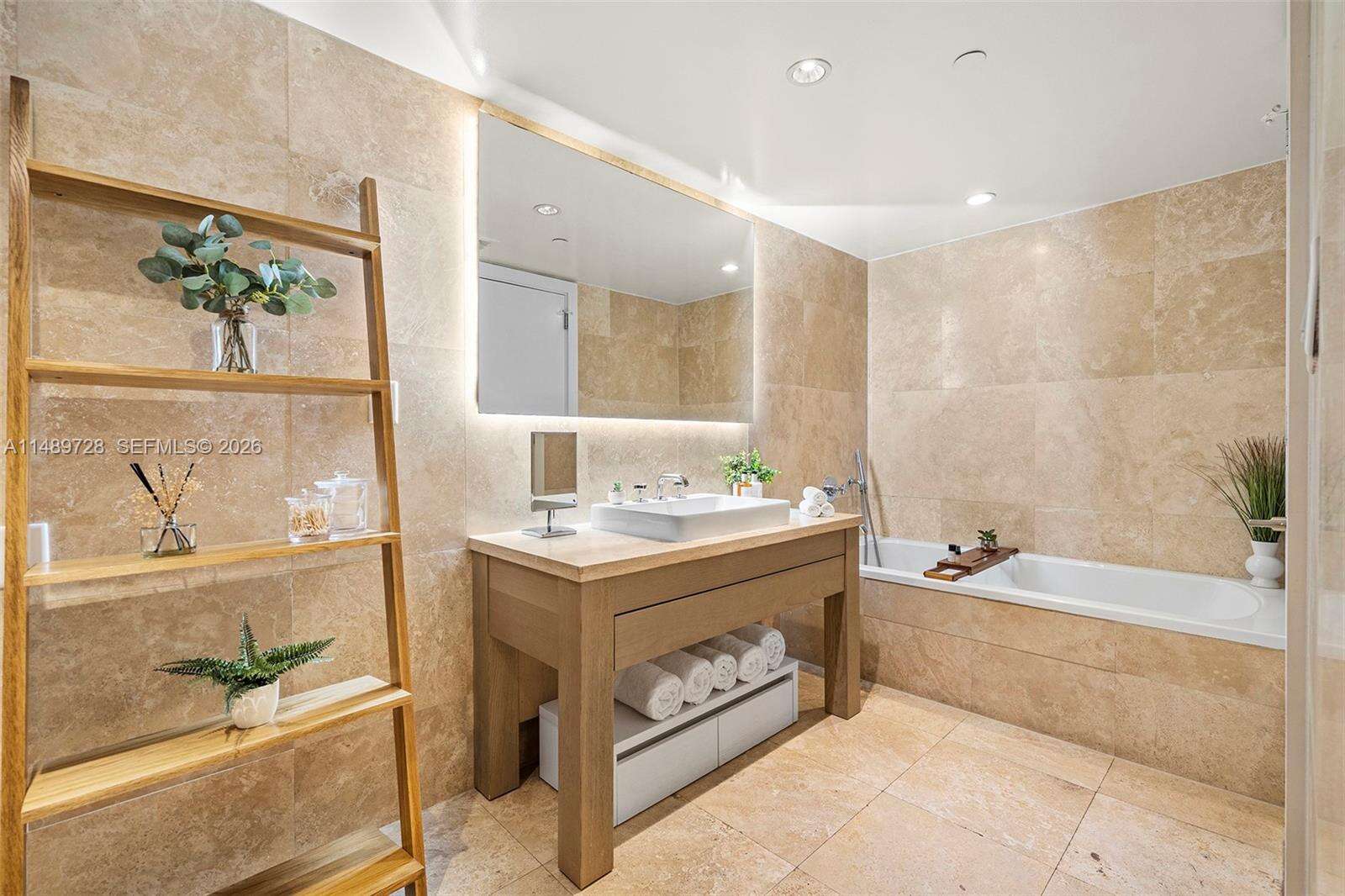 1 Hotel & Homes Unit #1412 | Picture 31