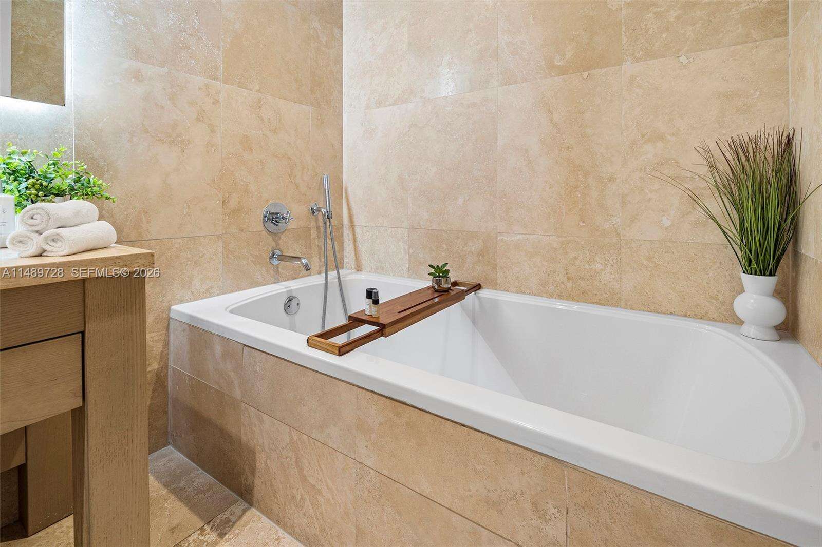 1 Hotel & Homes Unit #1412 | Picture 32