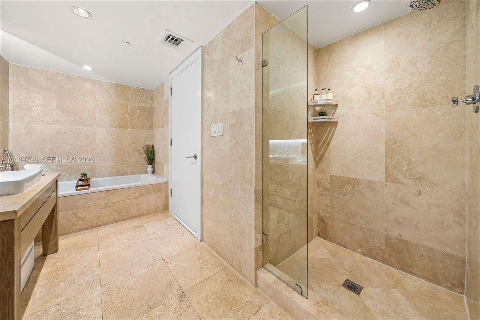 1 Hotel & Homes Unit #1412 | Picture 33