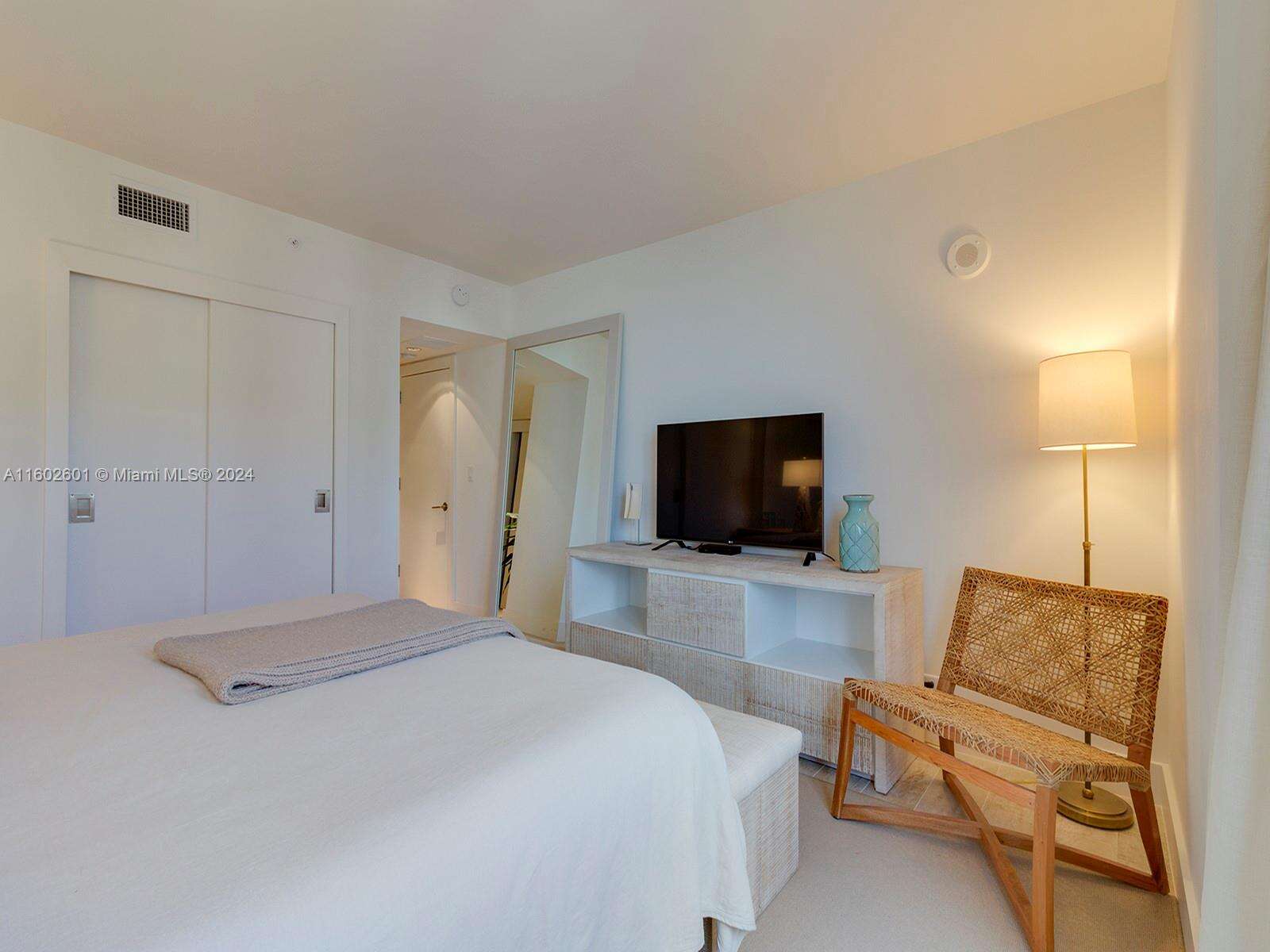 1 Hotel & Homes Unit #1207 | Picture 14