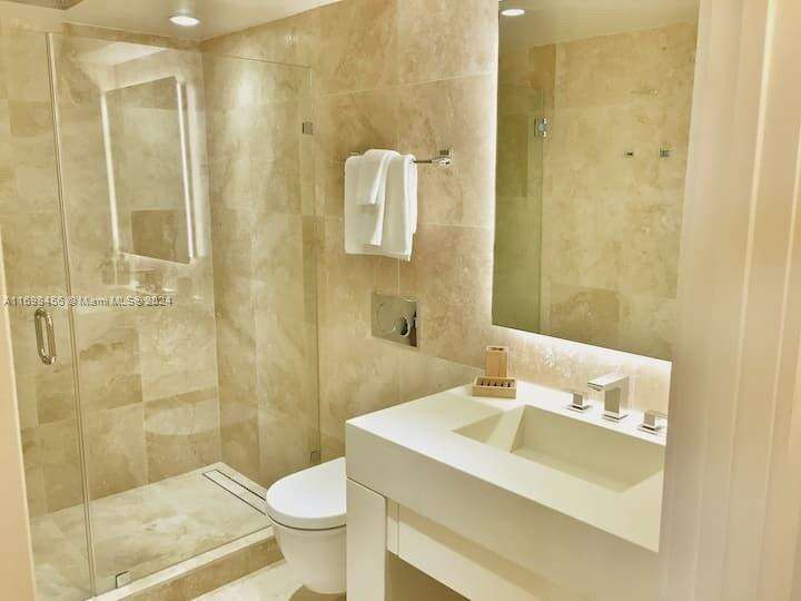 1 Hotel & Homes Unit #1421 | Picture 32