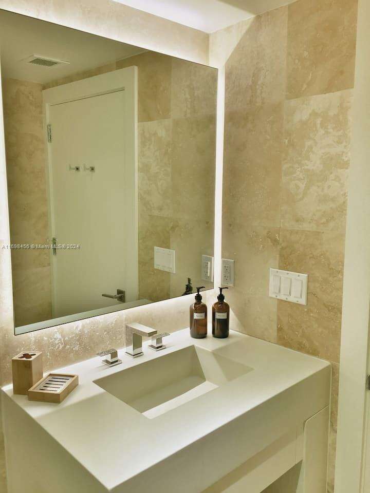 1 Hotel & Homes Unit #1421 | Picture 33