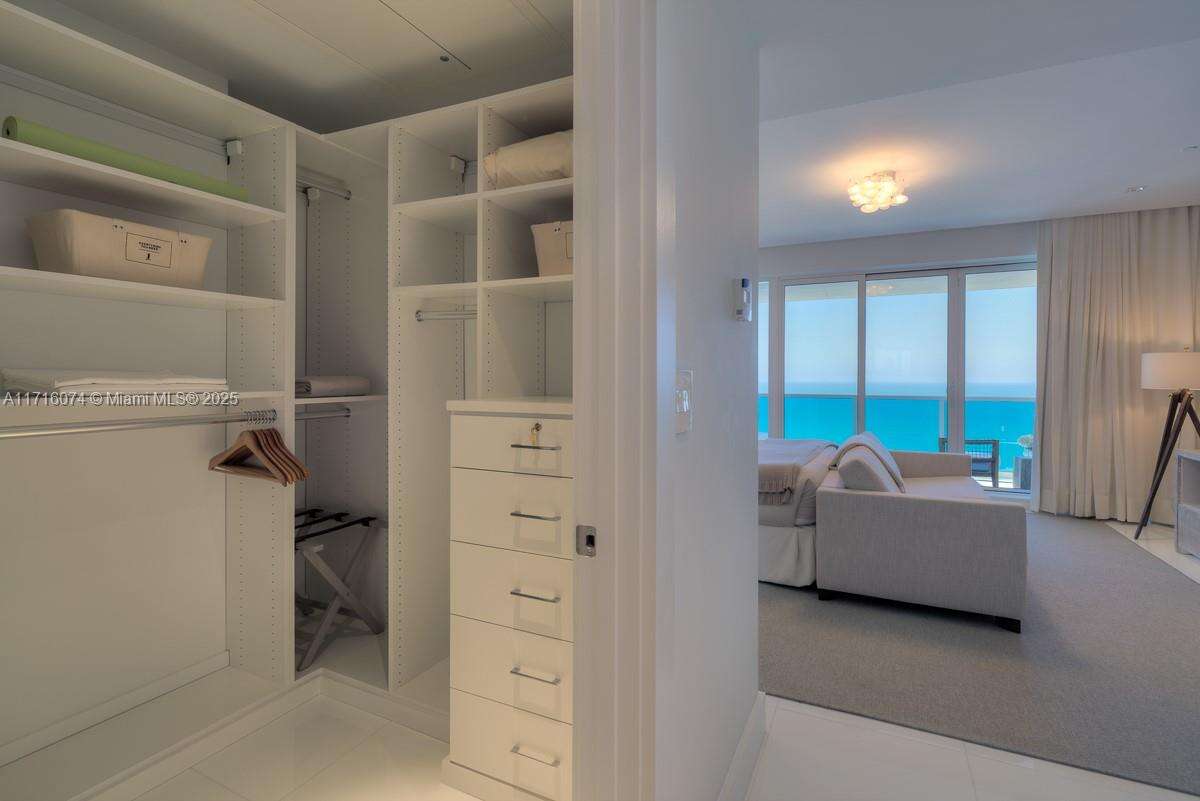 1 Hotel & Homes Unit #PH-1720 | Picture 15