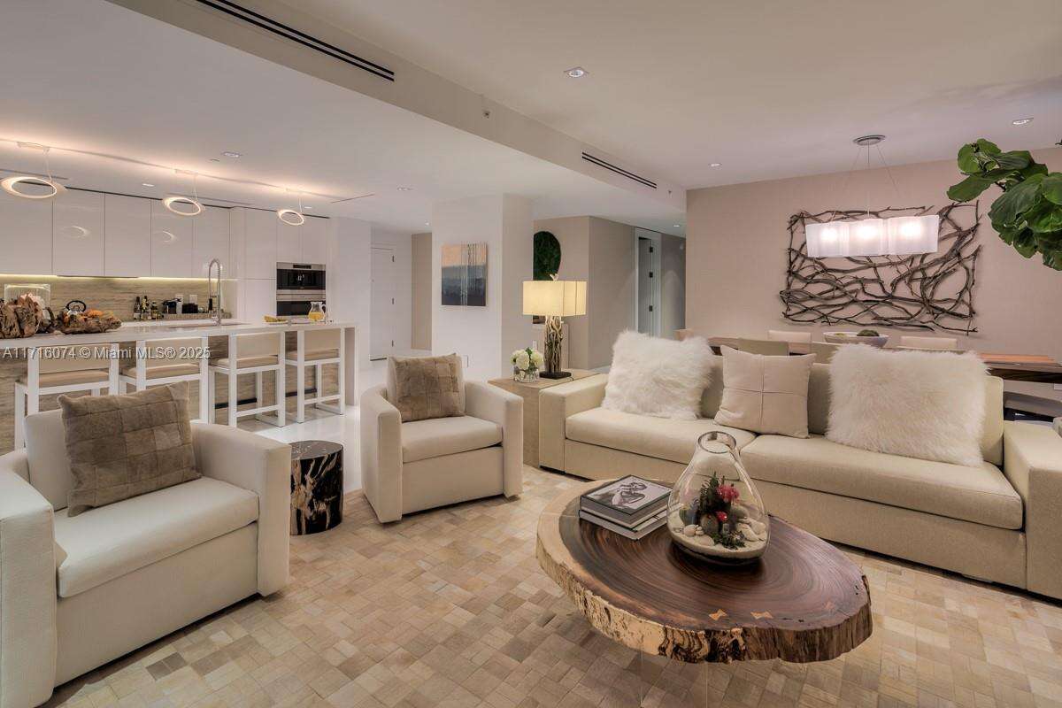 1 Hotel & Homes Unit #PH-1720 | Picture 3