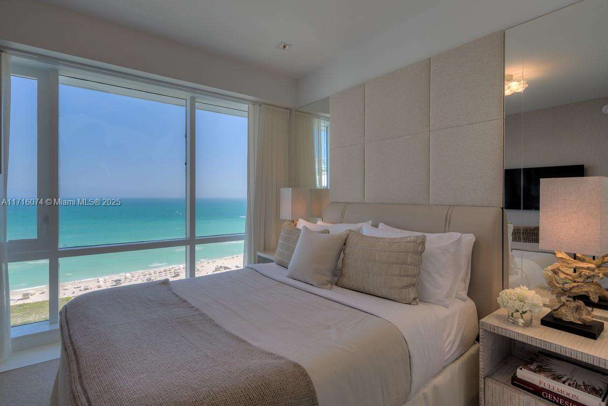 1 Hotel & Homes Unit #PH-1720 | Picture 24