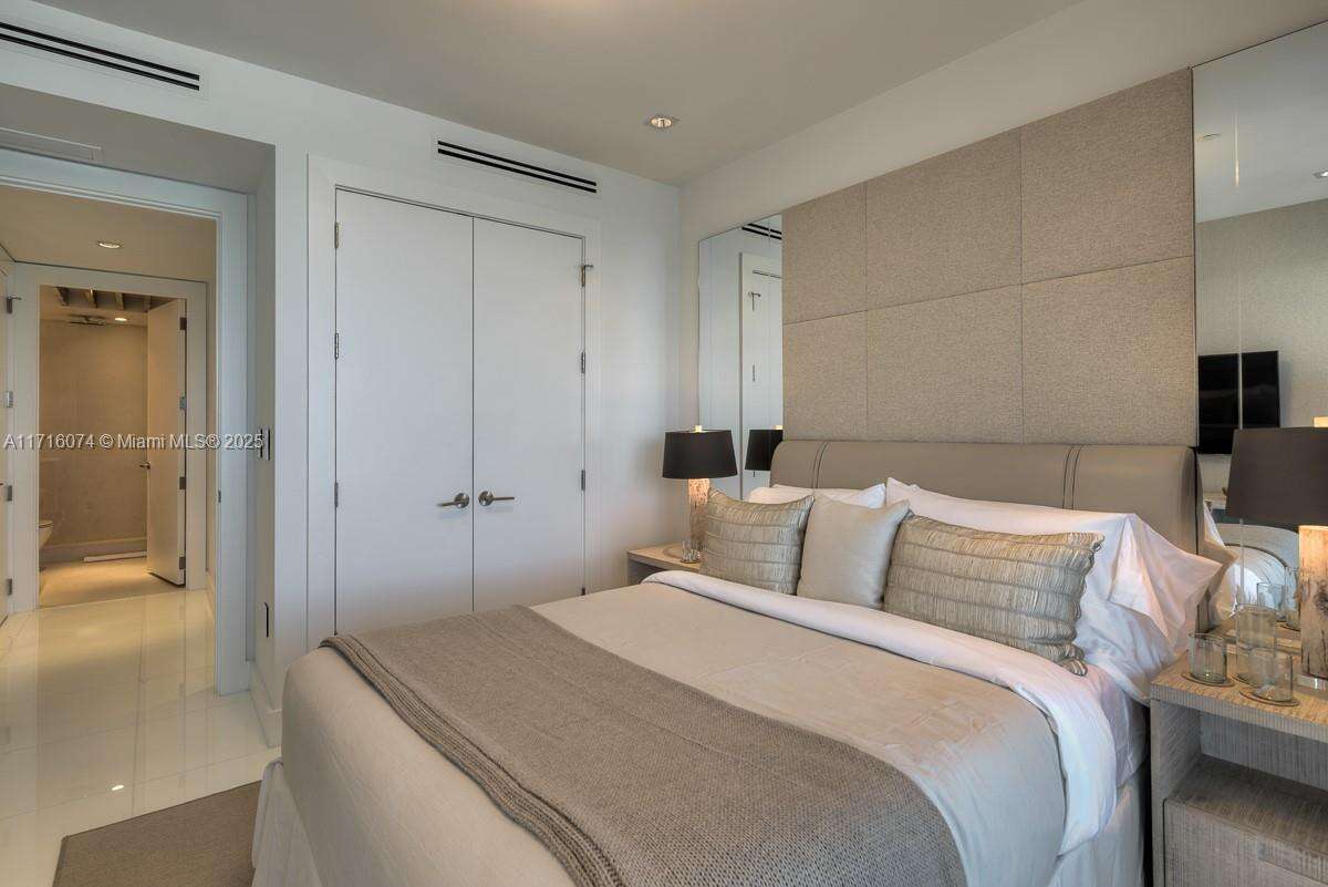 1 Hotel & Homes Unit #PH-1720 | Picture 31