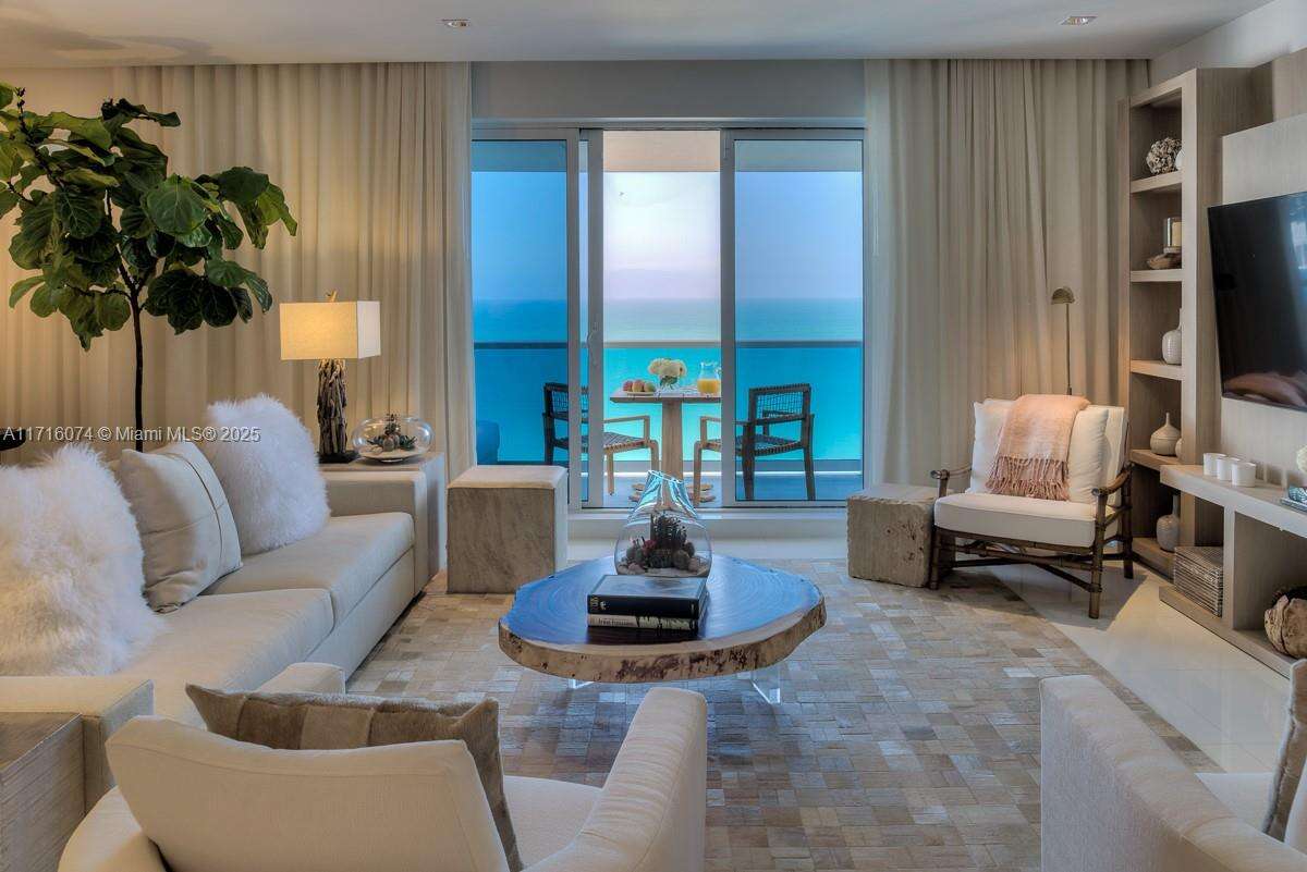 1 Hotel & Homes Unit #PH-1720 | Picture 40