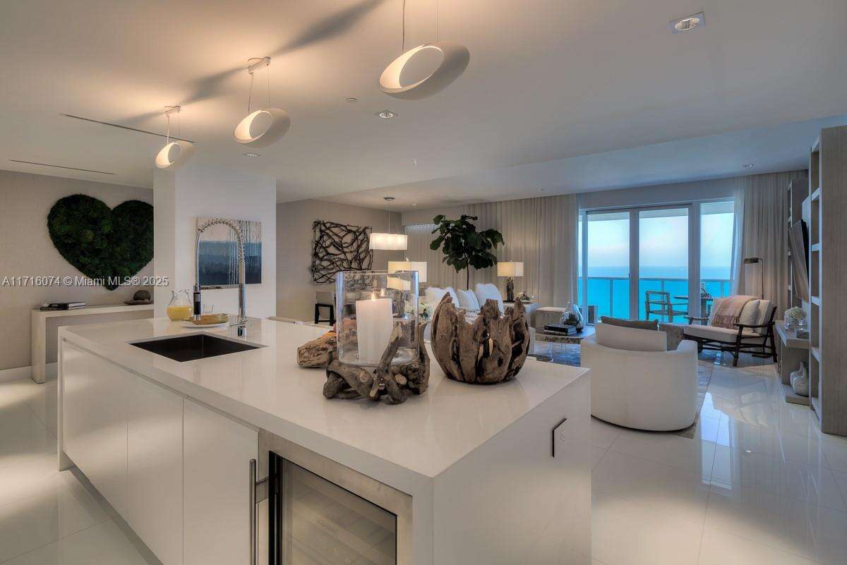 1 Hotel & Homes Unit #PH-1720 | Picture 9