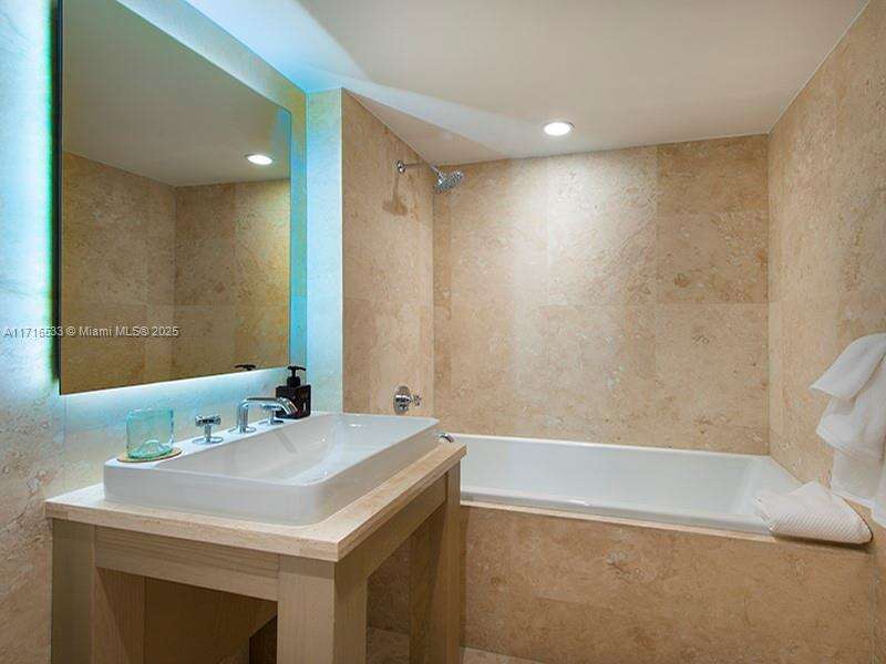 1 Hotel & Homes Unit #1540 | Picture 15