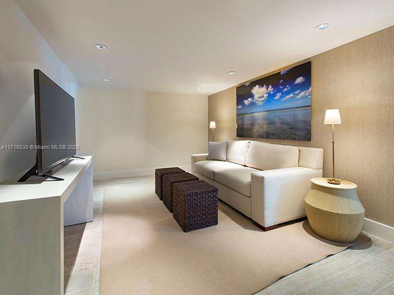 1 Hotel & Homes Unit #1540 | Picture 9