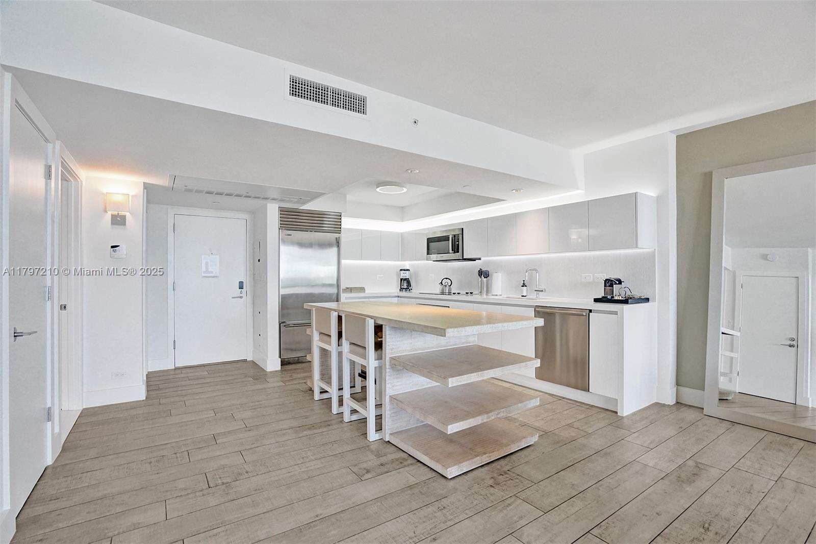 1 Hotel & Homes Unit #1121 | Picture 13