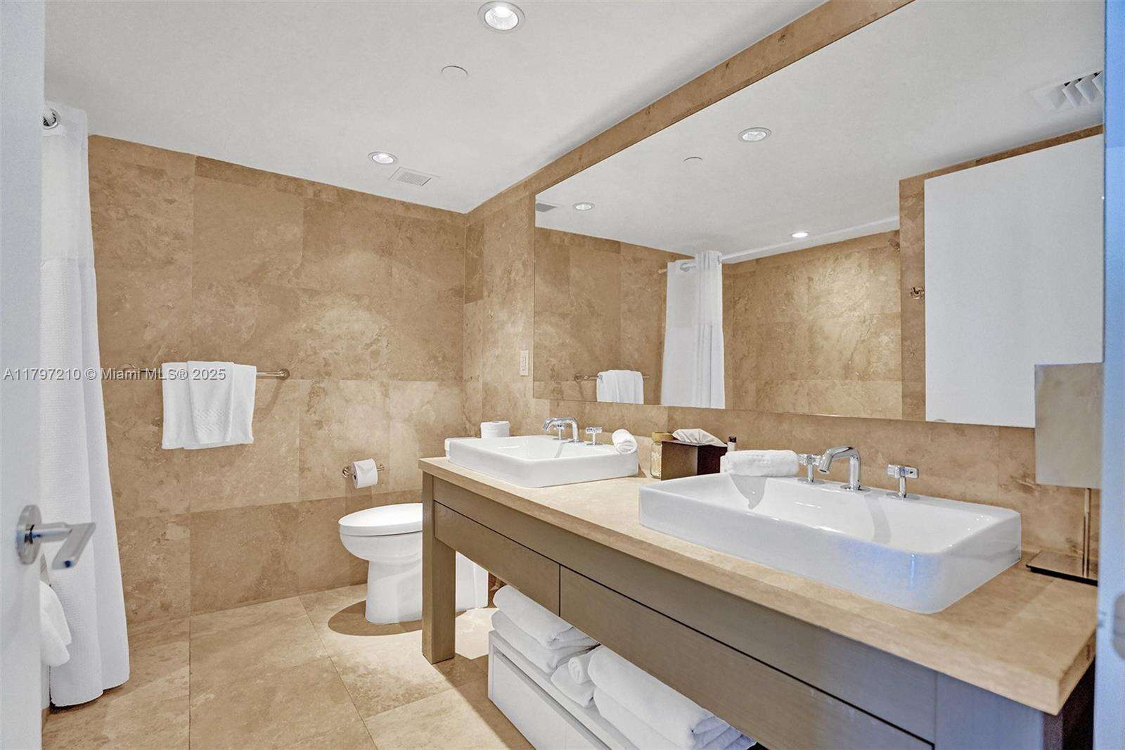 1 Hotel & Homes Unit #1121 | Picture 22