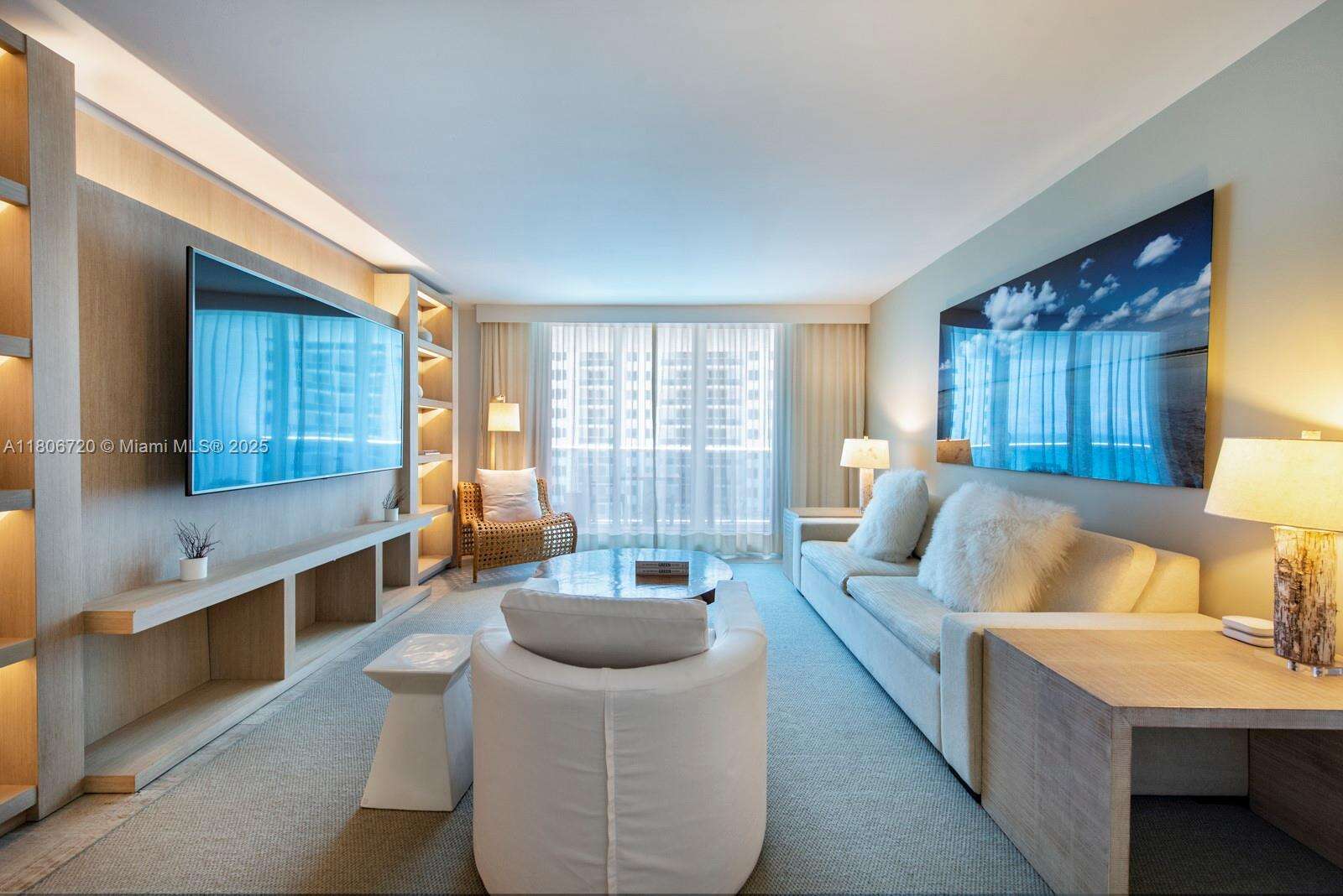 1 Hotel & Homes Unit #1012 | Picture 11