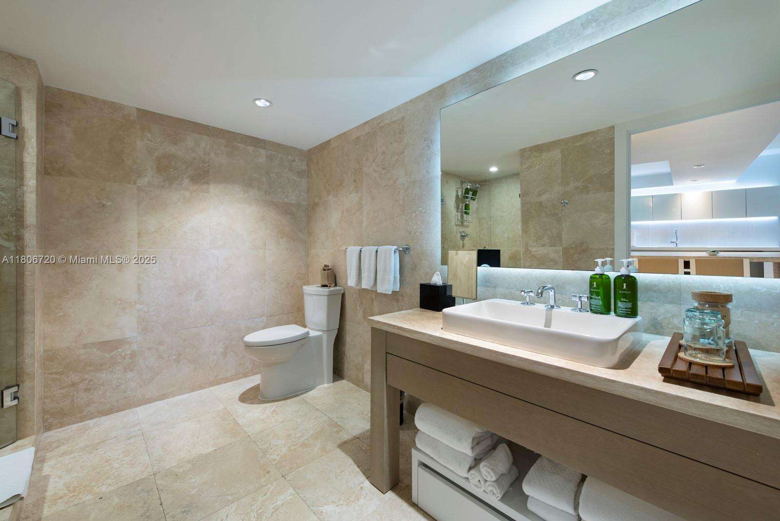 1 Hotel & Homes Unit #1012 | Picture 6