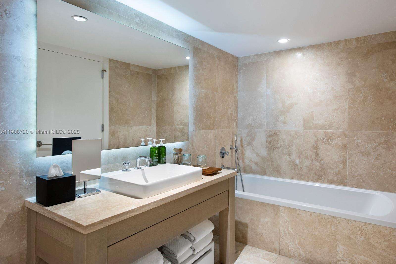 1 Hotel & Homes Unit #1012 | Picture 7