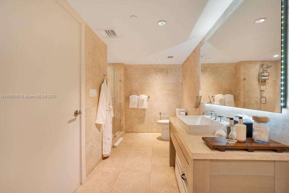 1 Hotel & Homes Unit #1204 | Picture 15