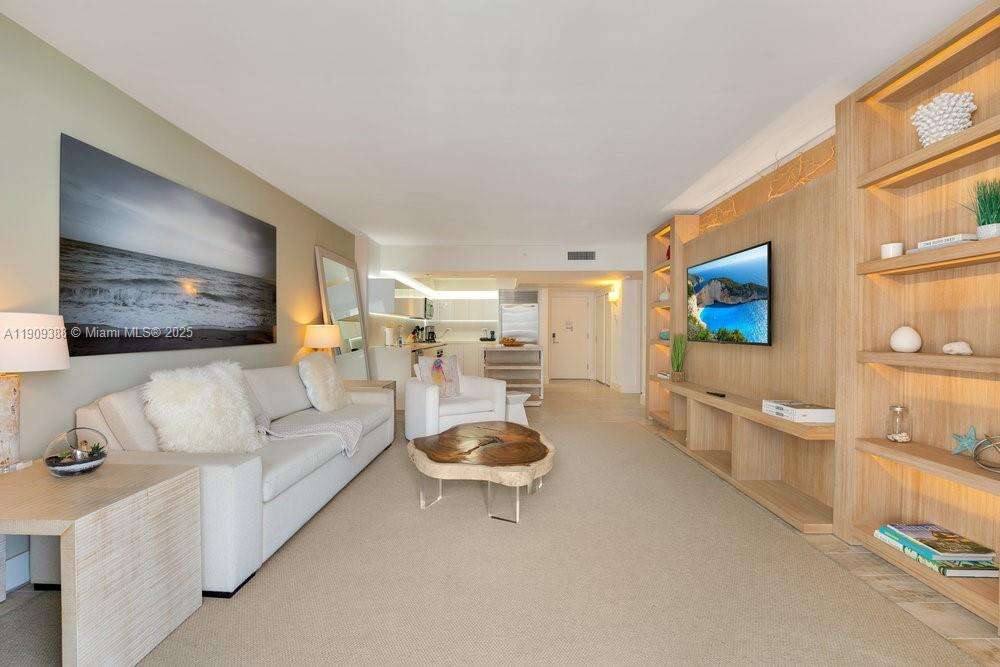 1 Hotel & Homes Unit #1204 | Picture 3