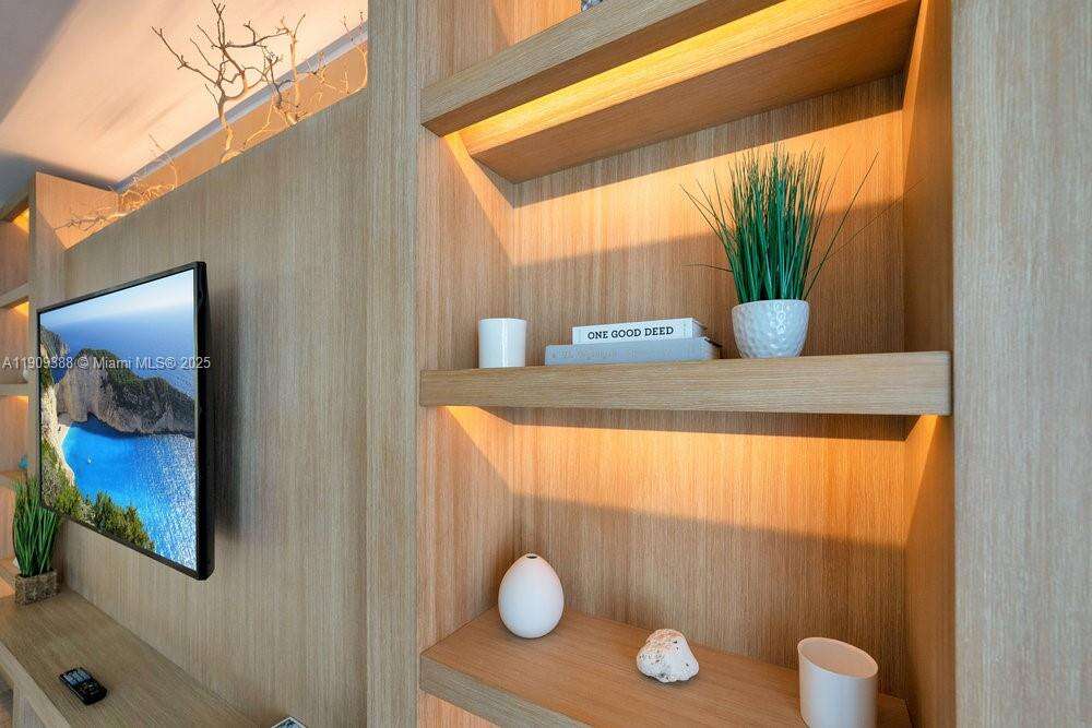 1 Hotel & Homes Unit #1204 | Picture 29