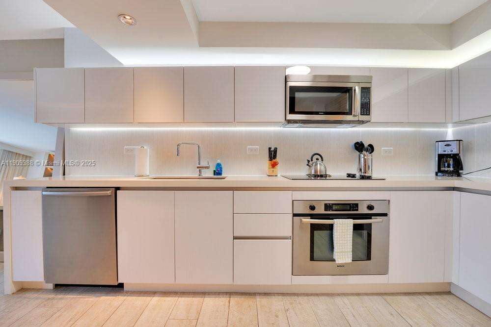 1 Hotel & Homes Unit #1204 | Picture 8