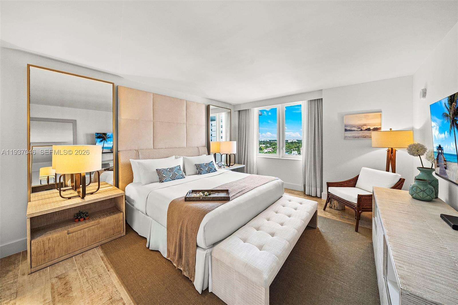 1 Hotel & Homes Unit #1207 | Picture 3