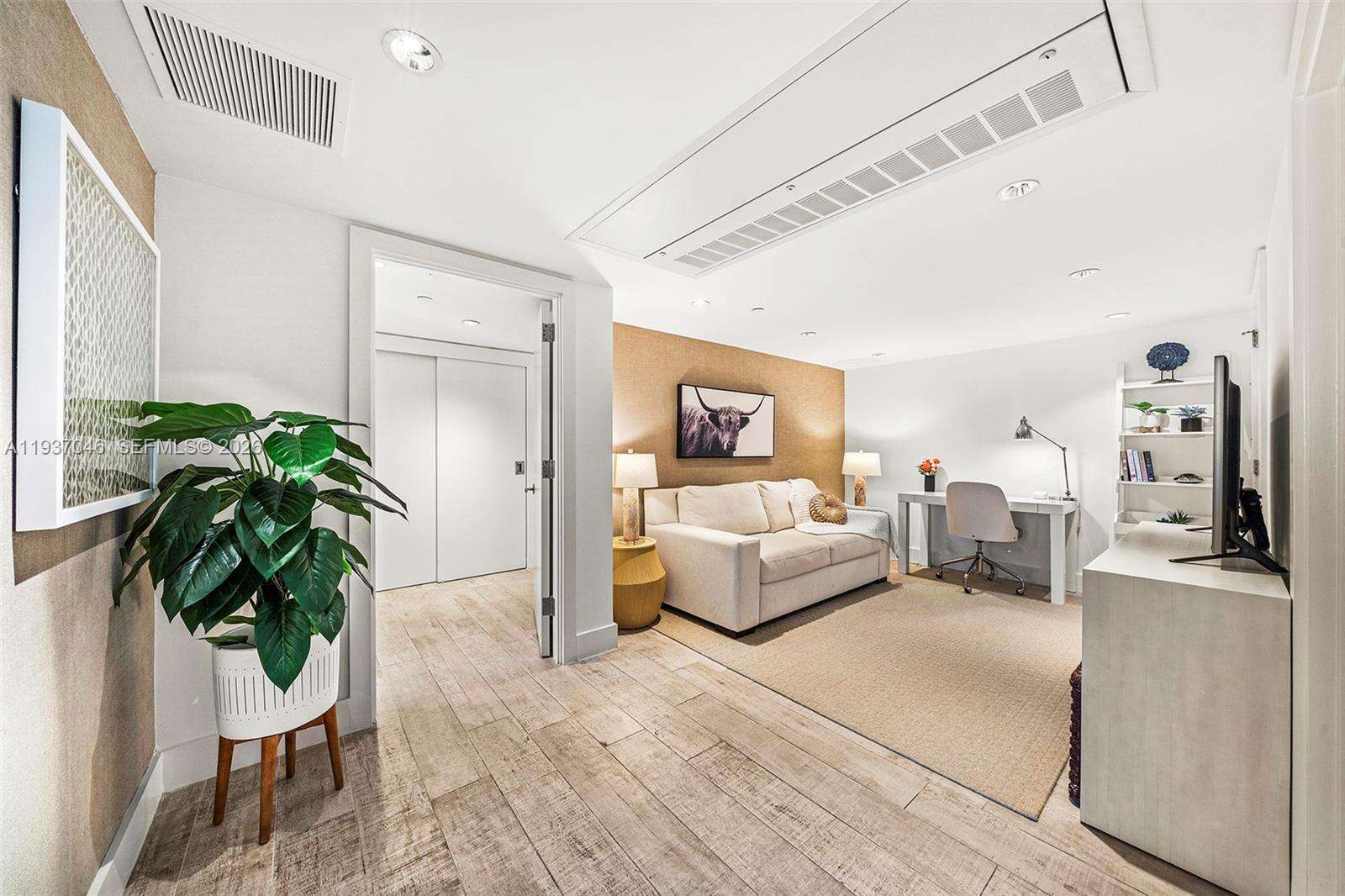 1 Hotel & Homes Unit #1207 | Picture 34