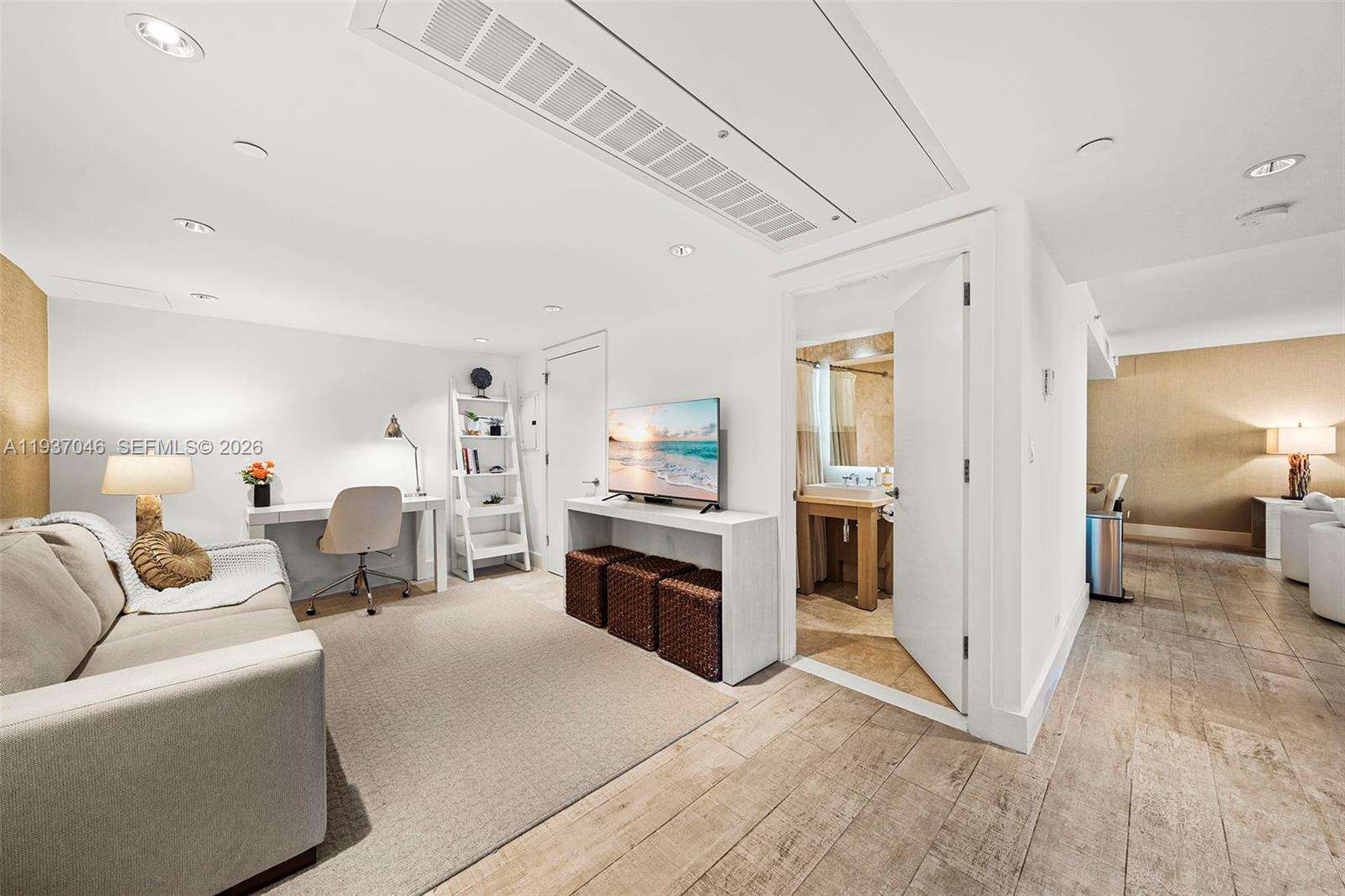 1 Hotel & Homes Unit #1207 | Picture 35