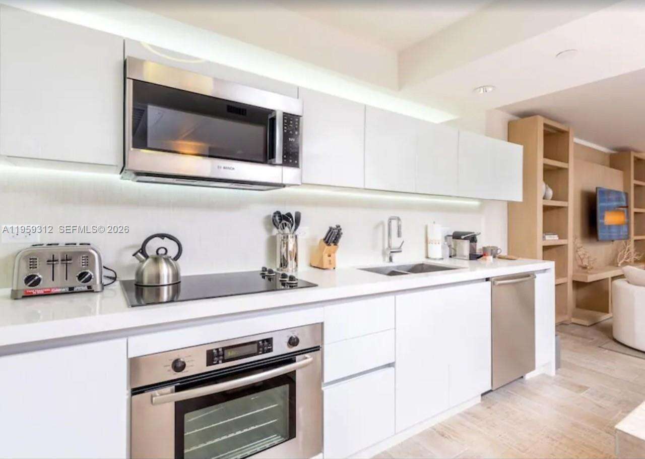 1 Hotel & Homes Unit #1206 | Picture 4