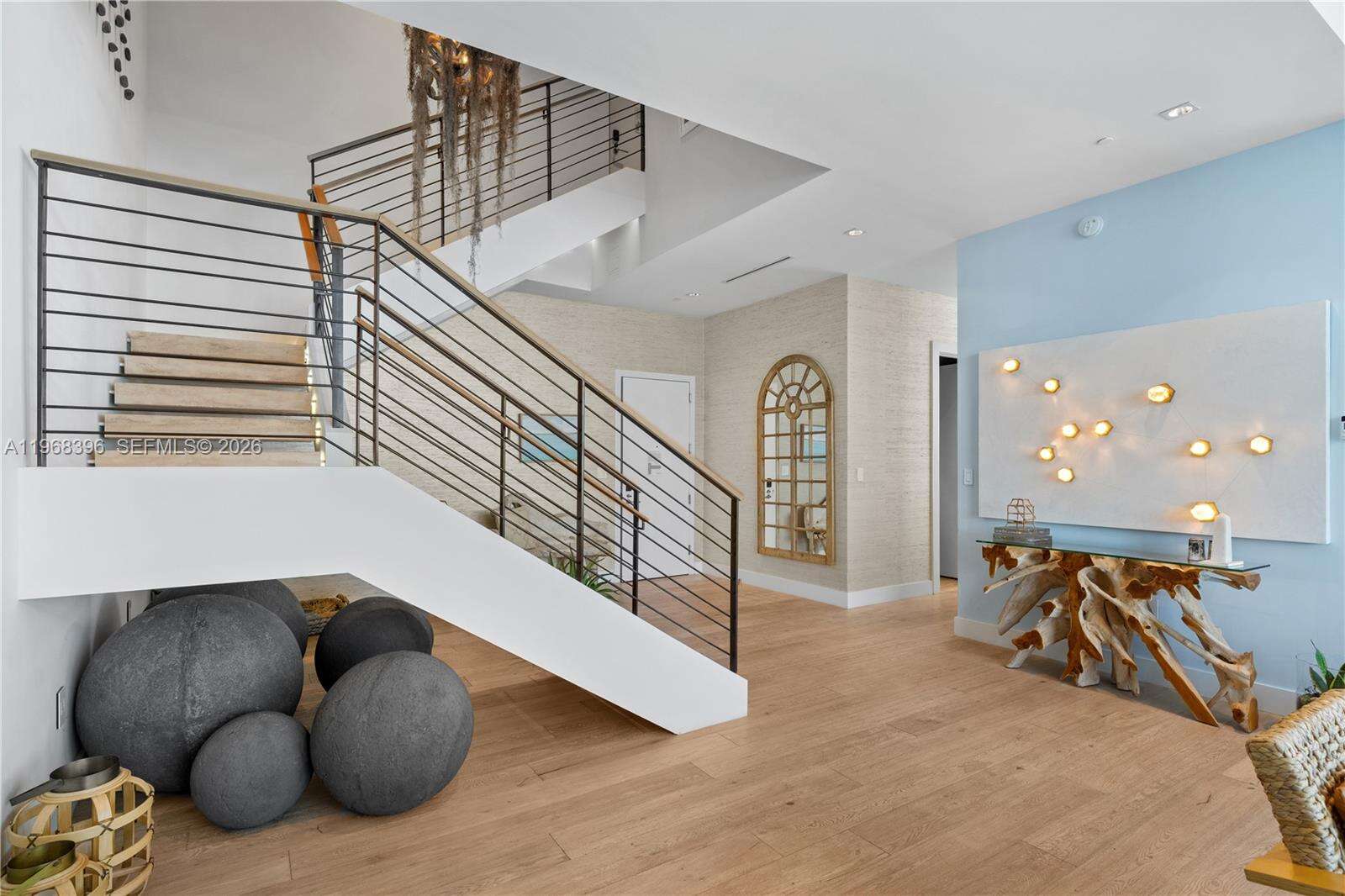 1 Hotel & Homes Unit #PH-1610 | Picture 17