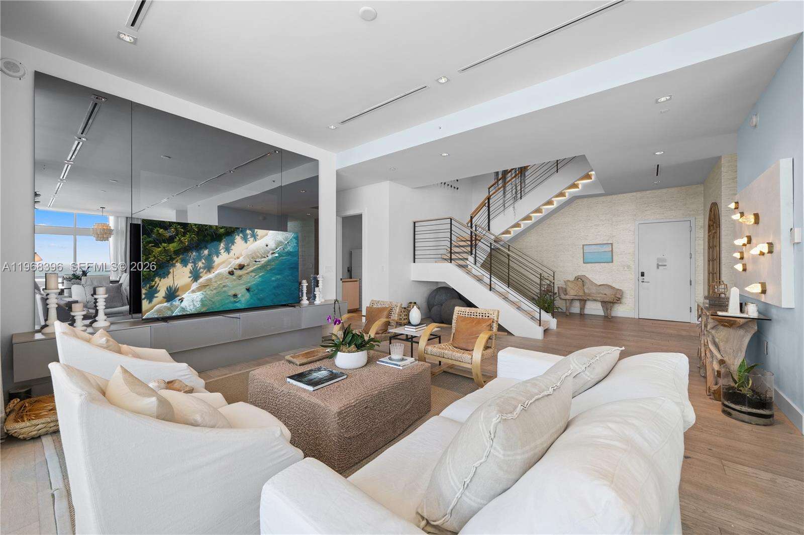 1 Hotel & Homes Unit #PH-1610 | Picture 28