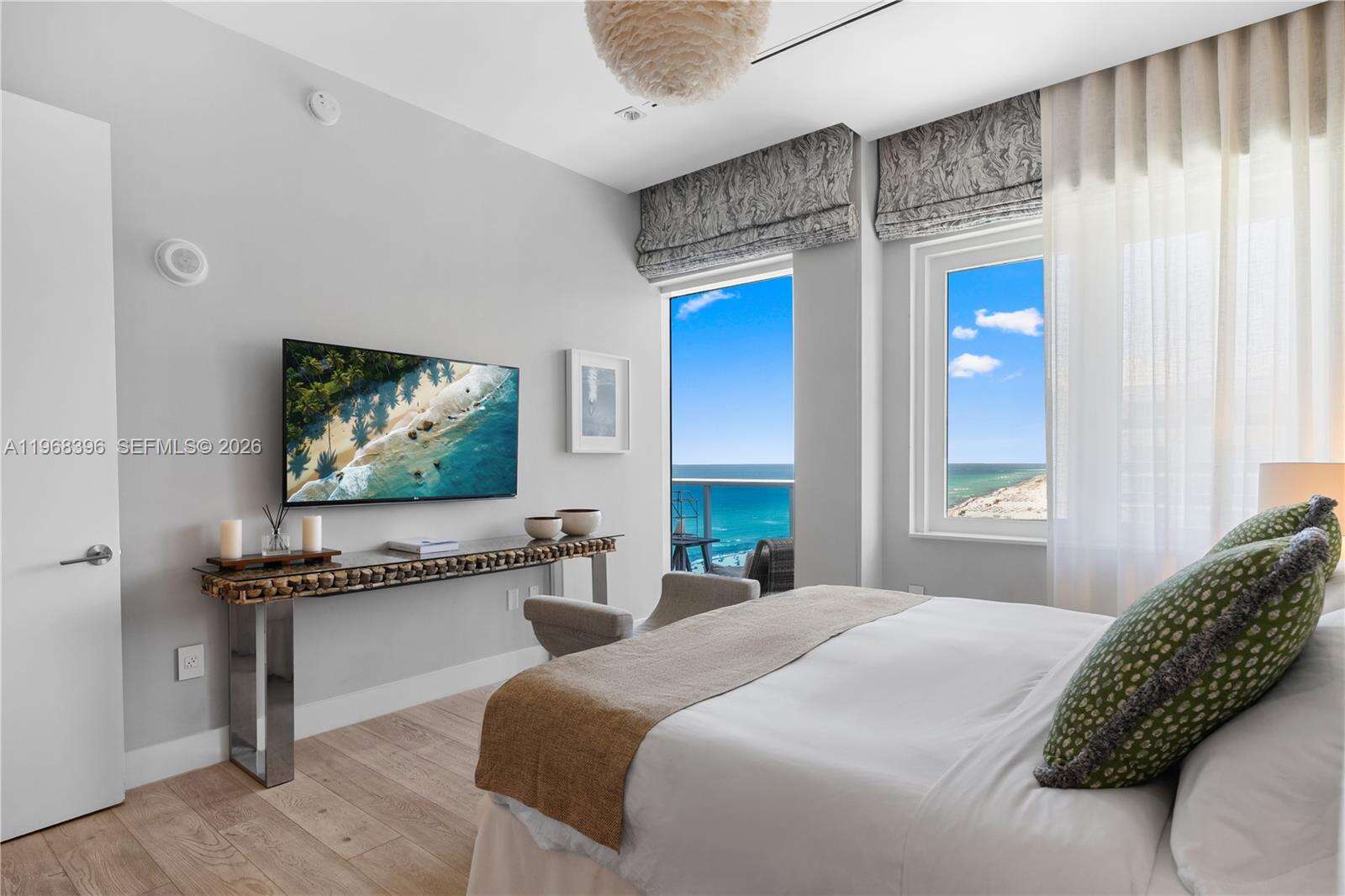 1 Hotel & Homes Unit #PH-1610 | Picture 31