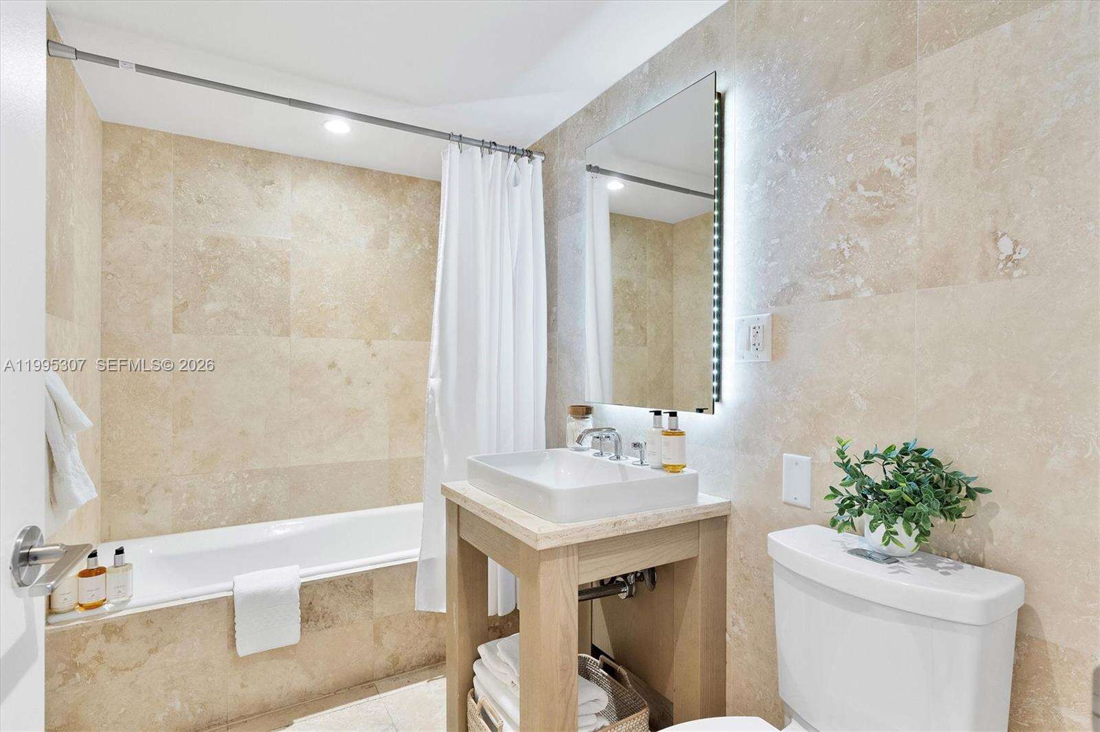 1 Hotel & Homes Unit #1413 | Picture 39