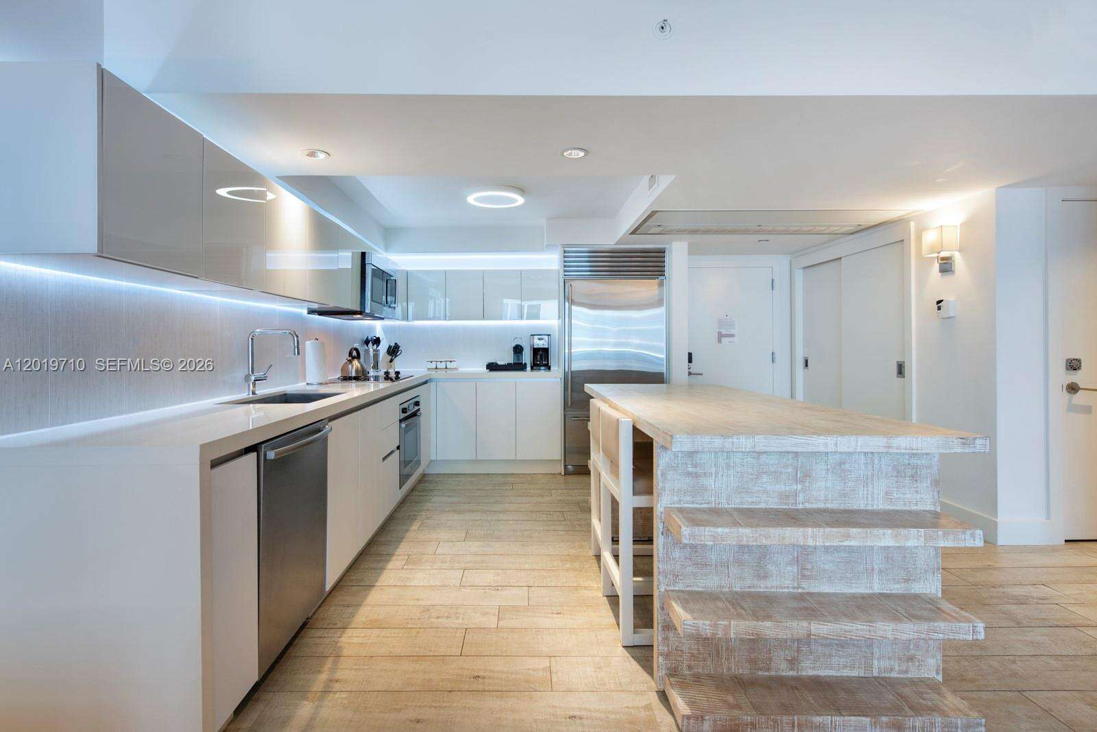 1 Hotel & Homes Unit #1012 | Picture 14