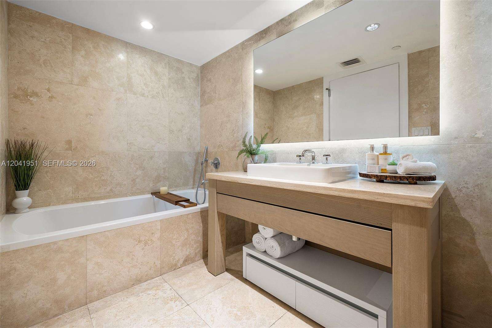 1 Hotel & Homes Unit #1213 | Picture 25
